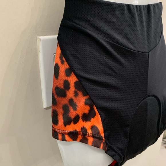 Twotwowin cycling shorts! - Picture 2 of 5